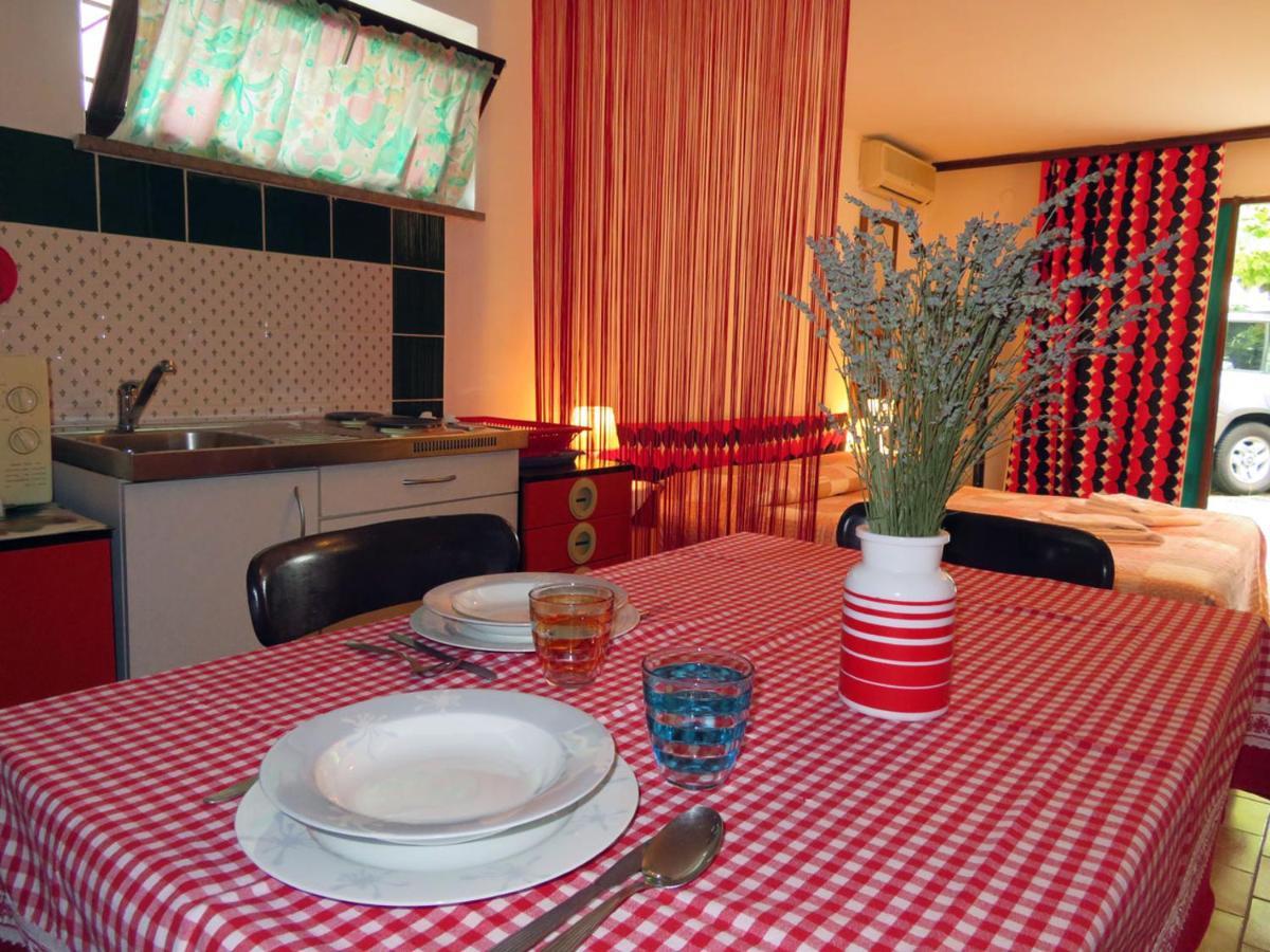 King Tomislav Apartments Цриквеница Экстерьер фото
